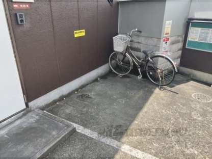 「自転車用駐輪場」