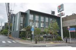 オーガスタ木幡ビル外観写真