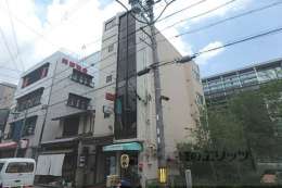 オカ建物ビル外観写真