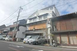 くろちく万蔵ビル外観写真