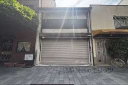 秋野々町店舗ガレージ外観写真