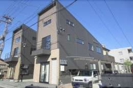LAスクエアWEST1号館外観写真