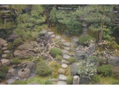 「ベランダ　日本庭園が臨めます」