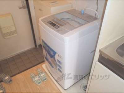 洗濯機置場　室内に洗濯機置けます。