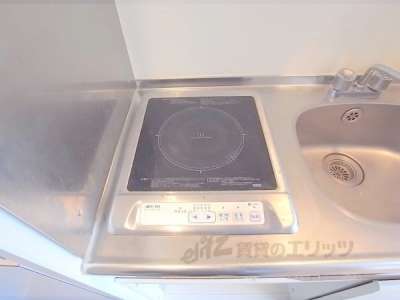 キッチン　コンロ　電熱タイプコンロですので安全です。