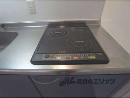 「キッチン　システムキッチンです」