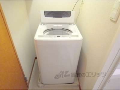 洗濯機置場　洗濯機　洗濯機も付いているので嬉しいですね。