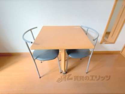 「テーブル　椅子」