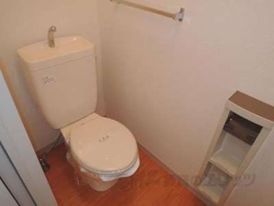 トイレ　写真は103号室のものです